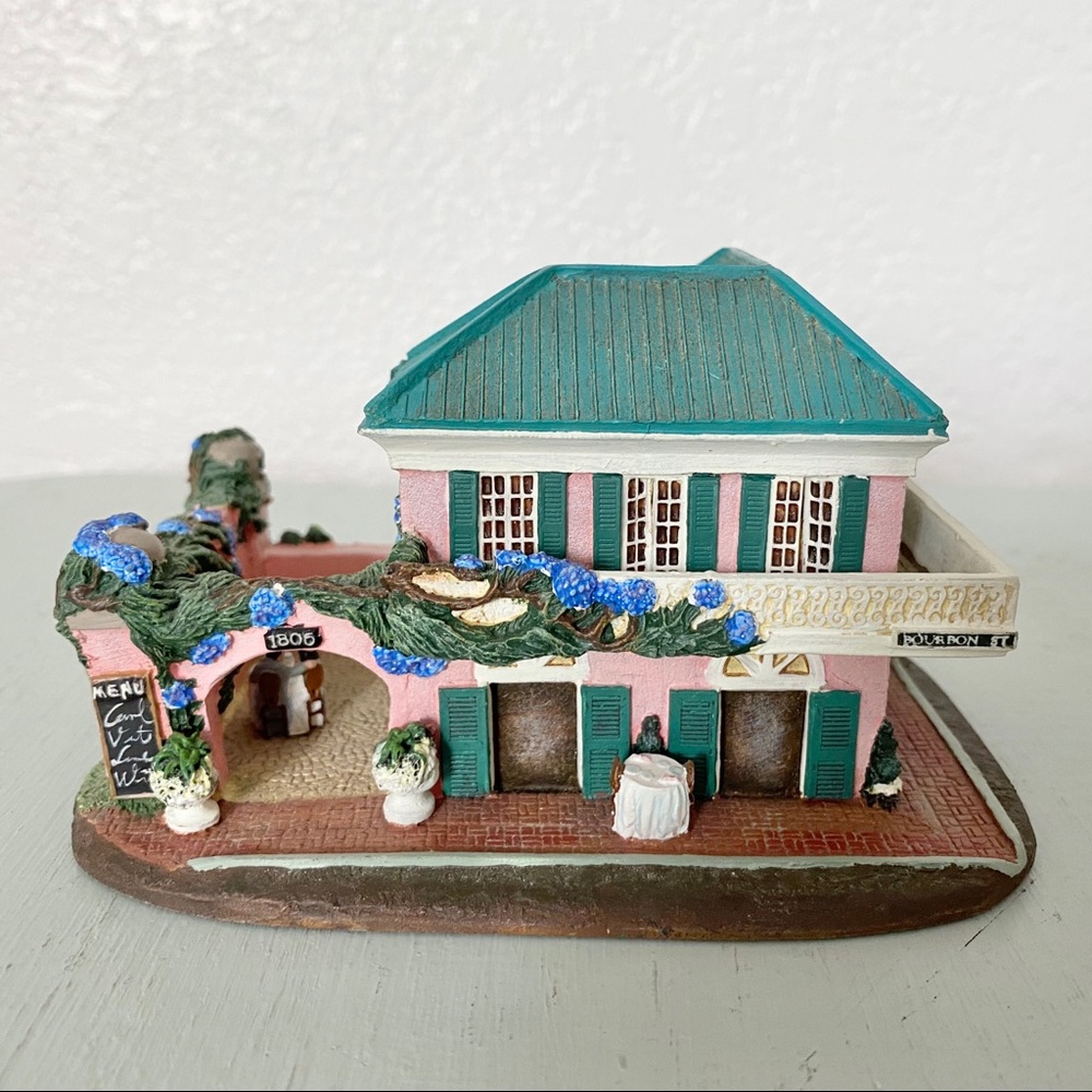 Hawthorne Sculpture Gone With the Wind Collection